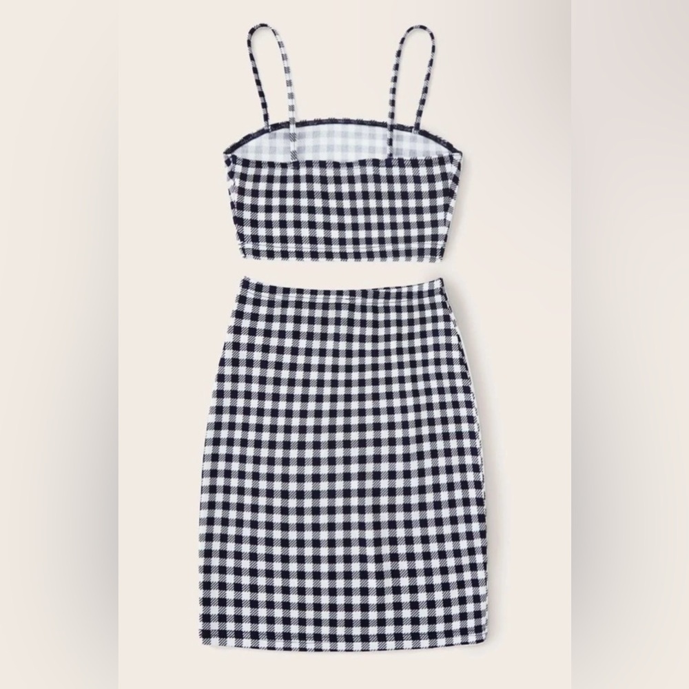 SHEIN Monochrome Checkered Skirt Crop Top 2 Piece Set